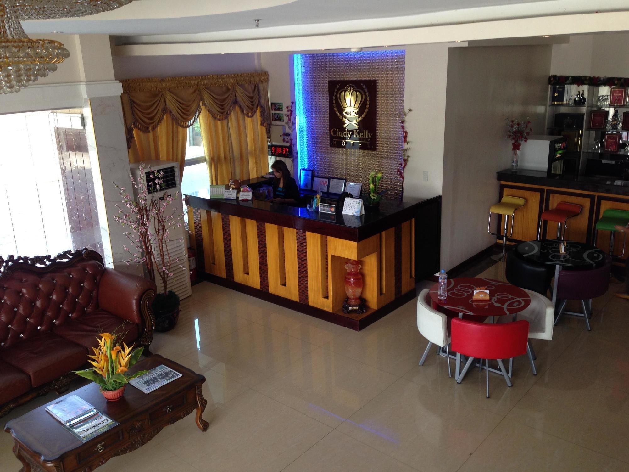 โรงแรมซินดี้ เคลลี โอลองกาโป ภายนอก รูปภาพ