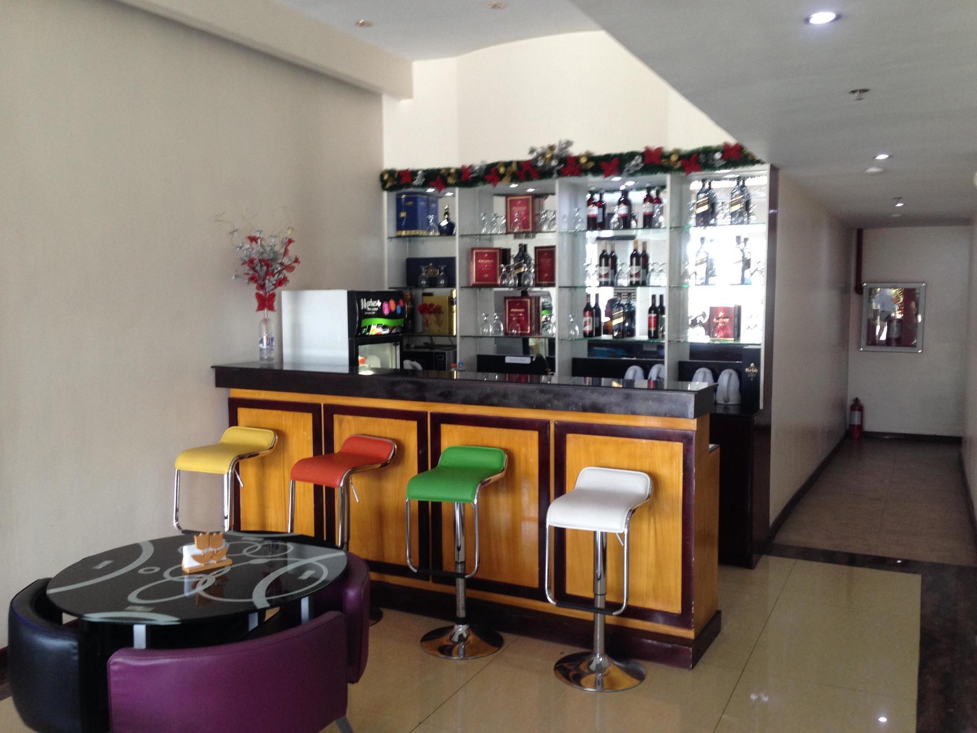 โรงแรมซินดี้ เคลลี โอลองกาโป ภายนอก รูปภาพ