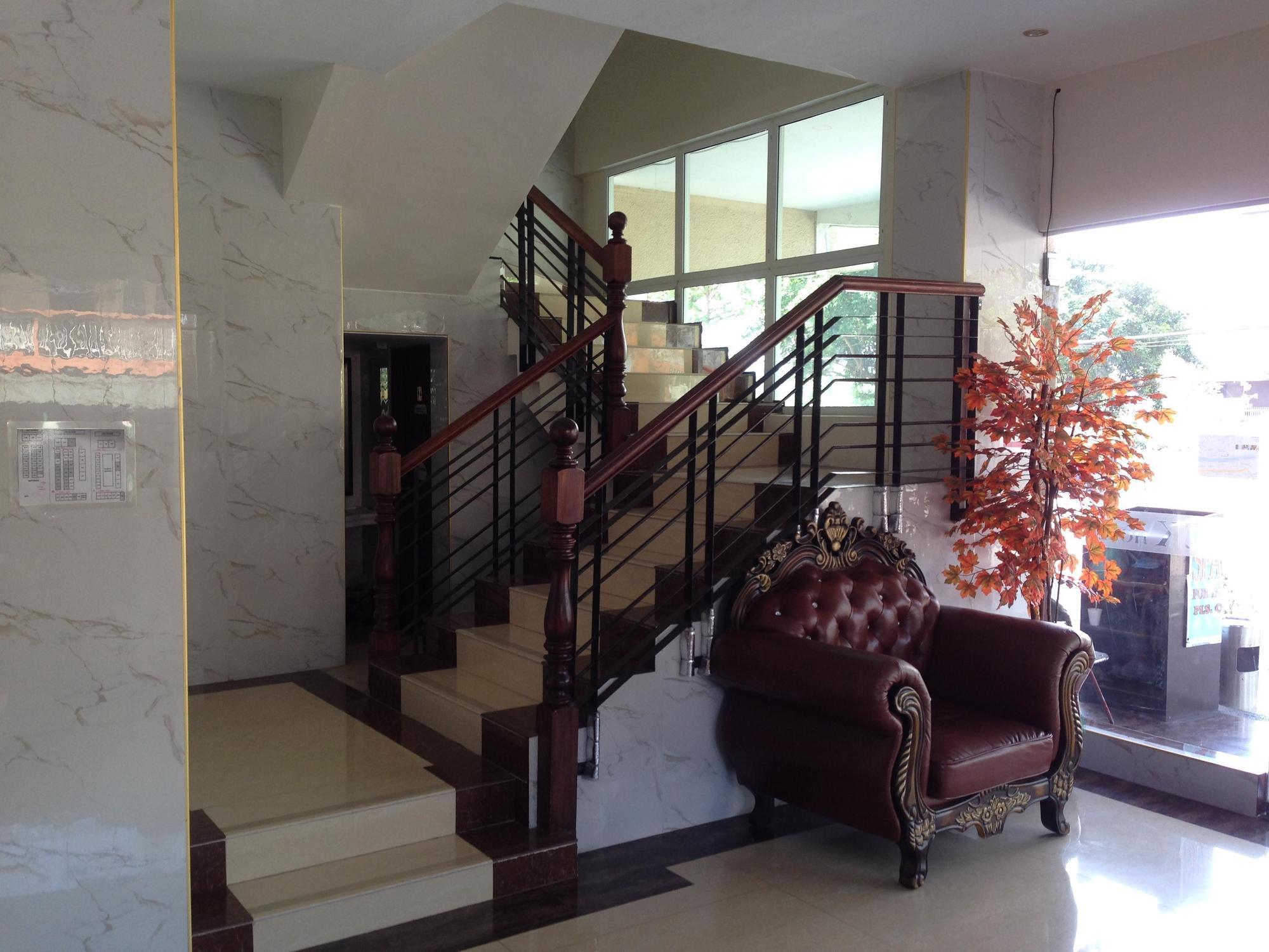 โรงแรมซินดี้ เคลลี โอลองกาโป ภายนอก รูปภาพ