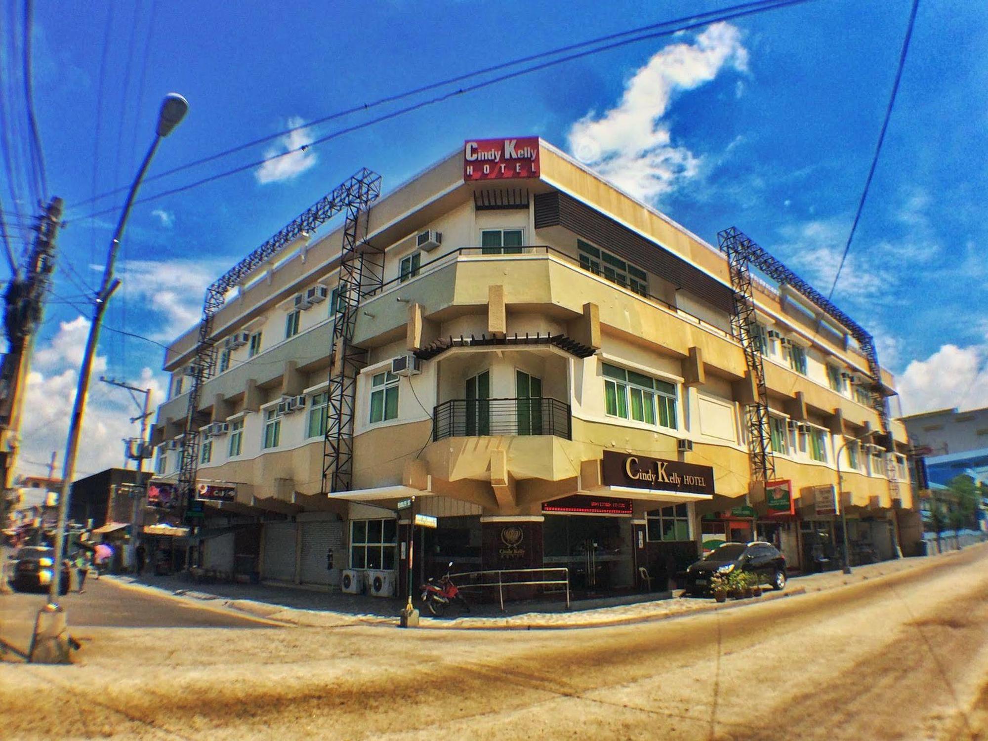 โรงแรมซินดี้ เคลลี โอลองกาโป ภายนอก รูปภาพ